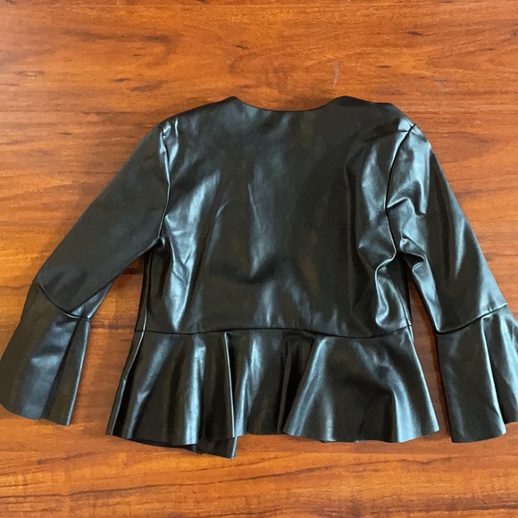 DO+BE faux leather jacket. Size small - Picture 3 of 3